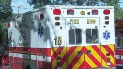 Man critically hurt in Southeast DC apartment fire