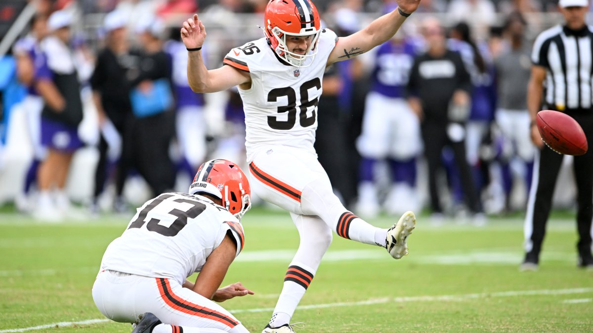 Browns trading kicker Cade York to Commanders for 7thround pick, AP