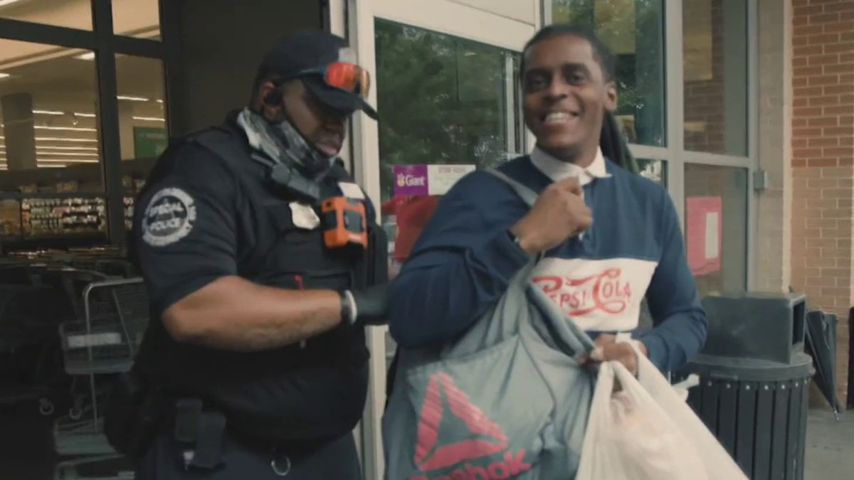 Giant changes policies on backpacks, teens in DC area NBC4 Washington