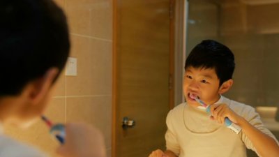 How to pick kids' toothpaste and toothbrushes