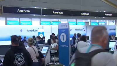 Travelers at DCA navigate flight disruptions from storm Helene