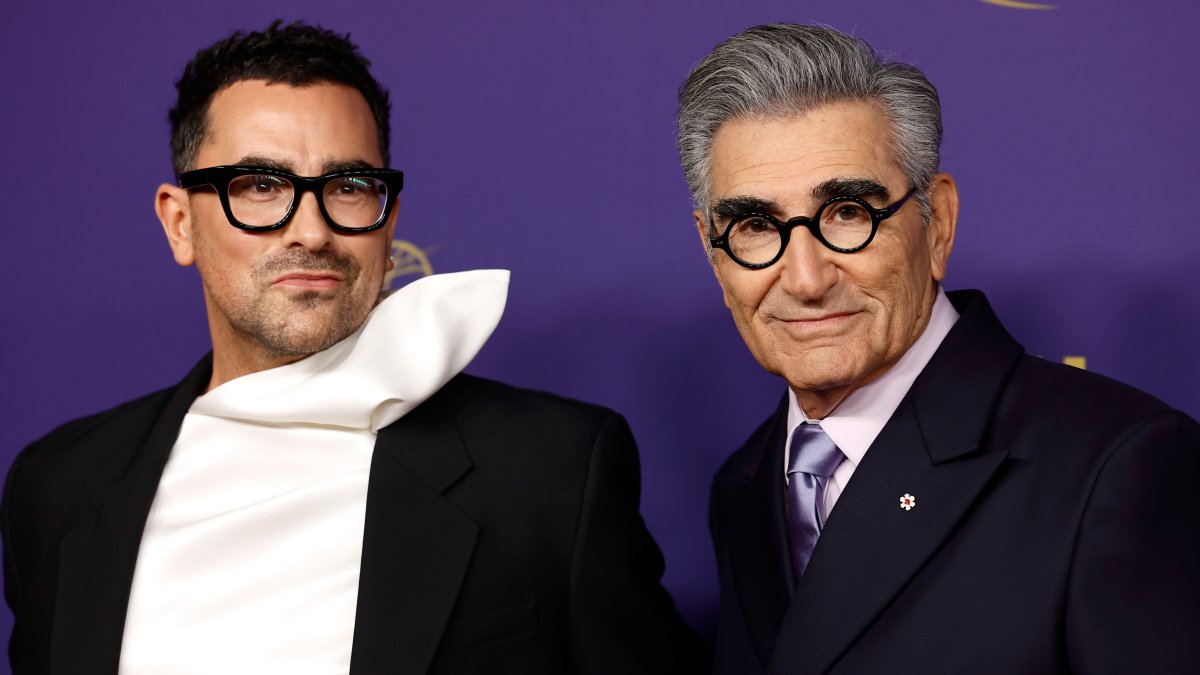 Hosts Dan Levy and Eugene Levy are fatherson goals at 2024 Emmys Hosts Dan Levy and Eugene Levy are fatherson goals at 2024 Emmys
