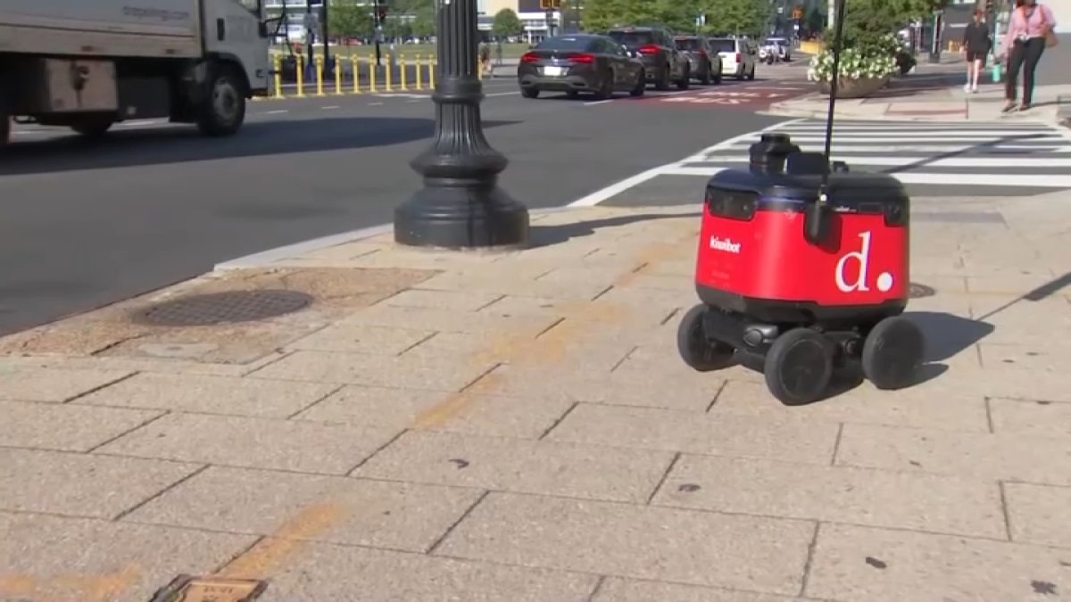 A DDOT robot is cruising the sidewalks of DC – NBC4 Washington