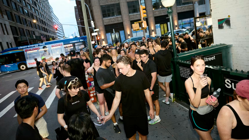 Singles finish a three-mile run (or a little over a one-mile walk) at a bar in the West Village.