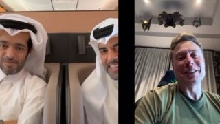 Qatar Airways Group CEO Badr Al Meer (center) and Qatar Tourism Chairman Saad bin Ali Al Kharji (left) speak with Elon Musk (right) via Starlink on board the flight.