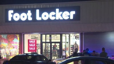 Man gunned down at Foot Locker was with 4-year-old son