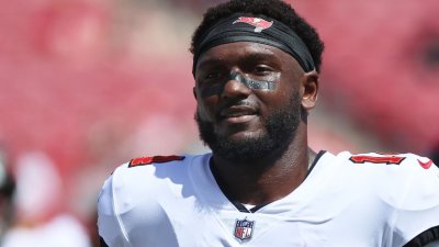 Buccaneers' Chris Godwin carted off with leg injury