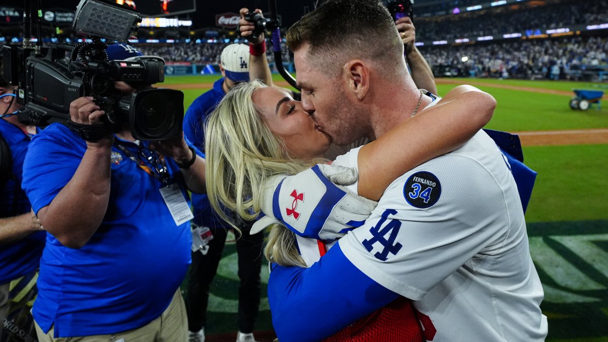 Freddie Freeman’s World Series grand slam sparks joyous family moment ...