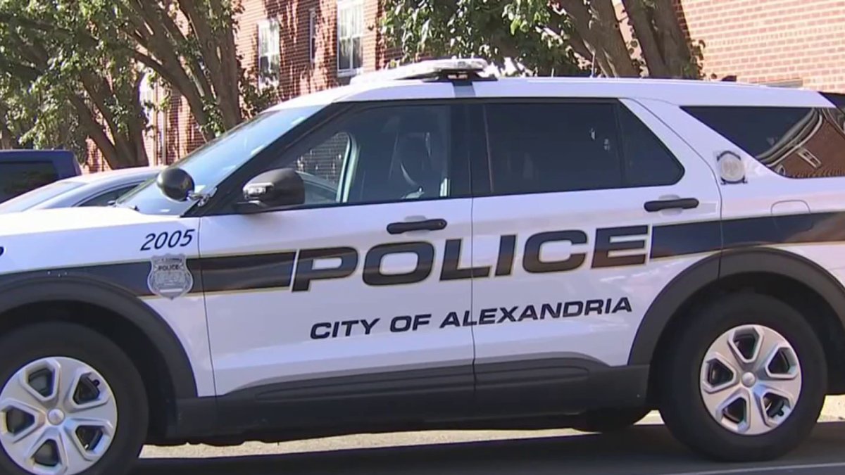 Police search for suspect after man was shot and killed at Alexandria apartment building