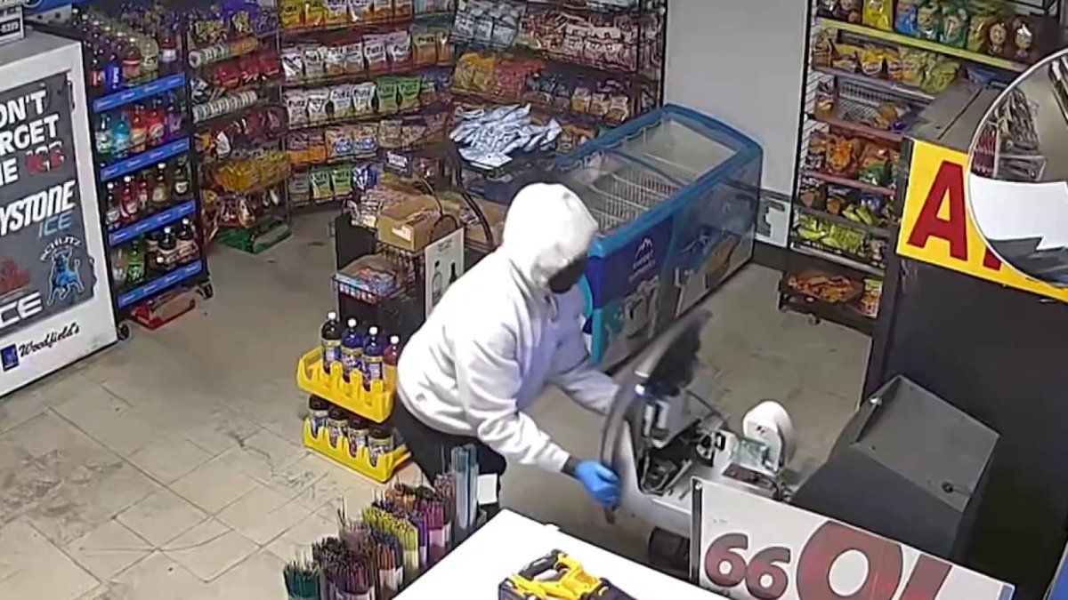 Atm Robbery Caught On Camera Nbc4 Washington