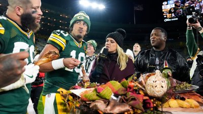 Packers take down Dolphins in primetime Thanksgiving matchup