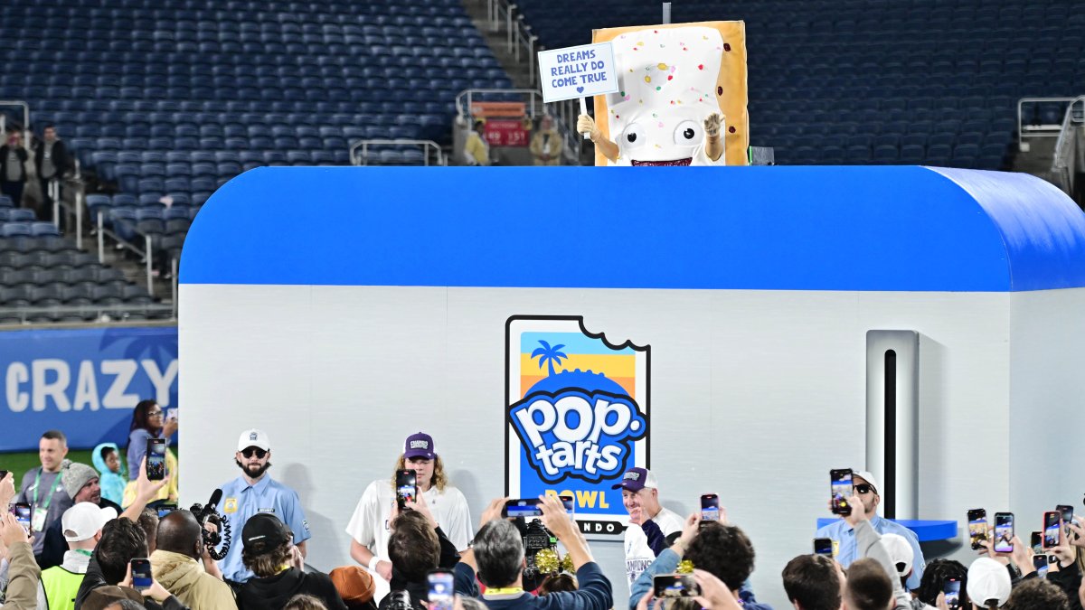 Fanfavorite flavor revealed as PopTarts Bowl’s third mascot NBC4