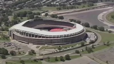 Commanders take step toward playoffs and DC stadium