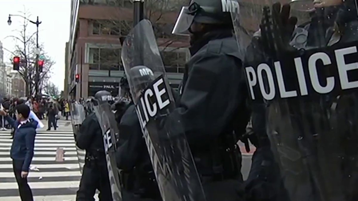 DC police approach inauguration with new mass arrest policies – NBC4 ...
