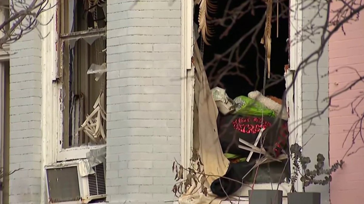 2 killed in 2 separate Northwest DC fires