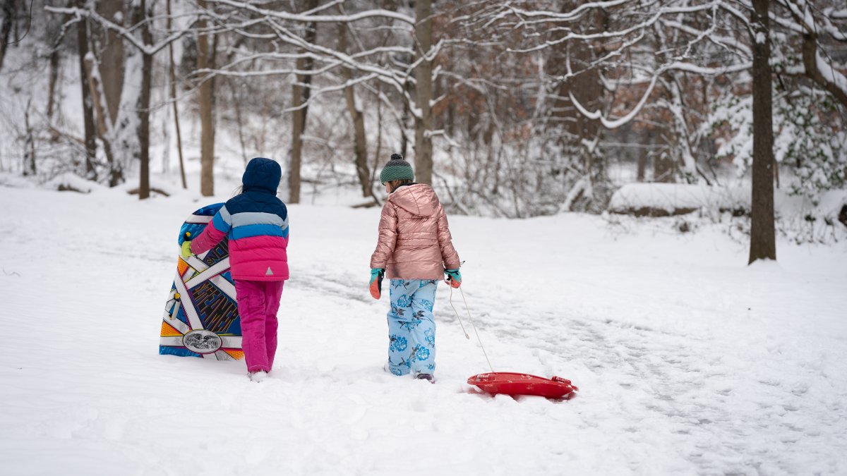 School closings trickle in as DC area deals with snow, ice NBC4