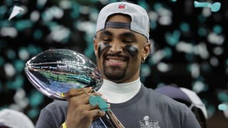 Football – NFL – Super Bowl LIX – Philadelphia Eagles v Kansas City Chiefs – Caesars Superdome, New Orleans, Louisiana, United States – February 9, 2025 Philadelphia Eagles’ Jalen Hurts celebrates with the Vince Lombardi Trophy after winning Super Bowl LIX 