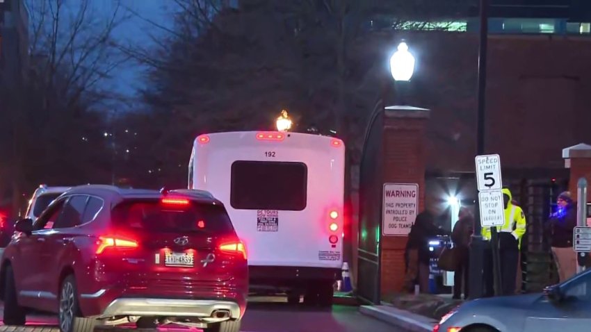 Nearly 17K federal workers return to office at Washington Navy Yard on Monday