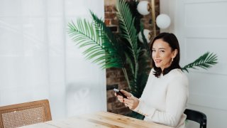 [CNBC] 39-year-old makes $8,200/month in passive income while reinventing her business: 3 ‘complete lies’ about making money while you sleep