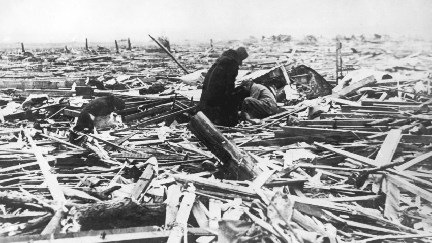 Inhabitants comb the wreckage of the town of Griffin, Indiana, in the wake of the tri-state tornado, March 1925. The tornado began in Missouri on the 18th March, and tore through Illinois and Indiana, killing 689 people. (Photo by Topical Press Agency/Hulton Archive/Getty Images)