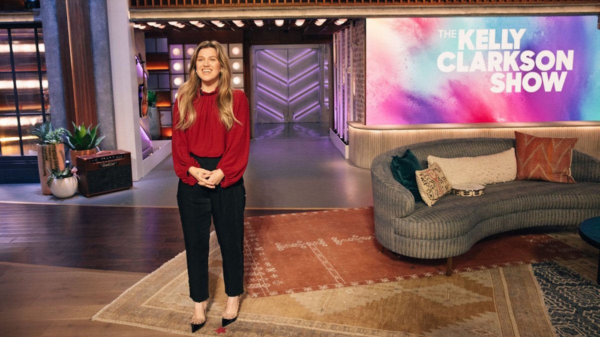 Kelly Clarkson tells Kylie Kelce she hates daytime school events NBC4
