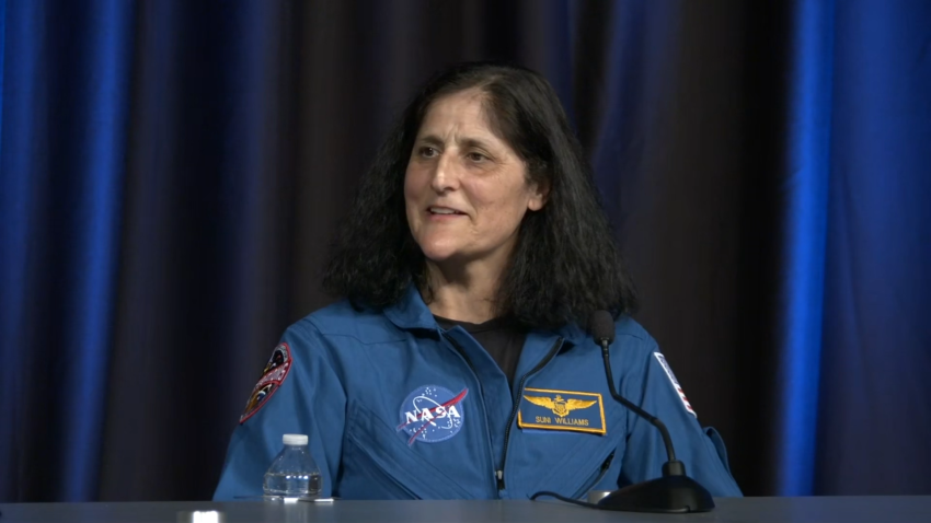 Astronaut Suni WIlliams speaks at press conference