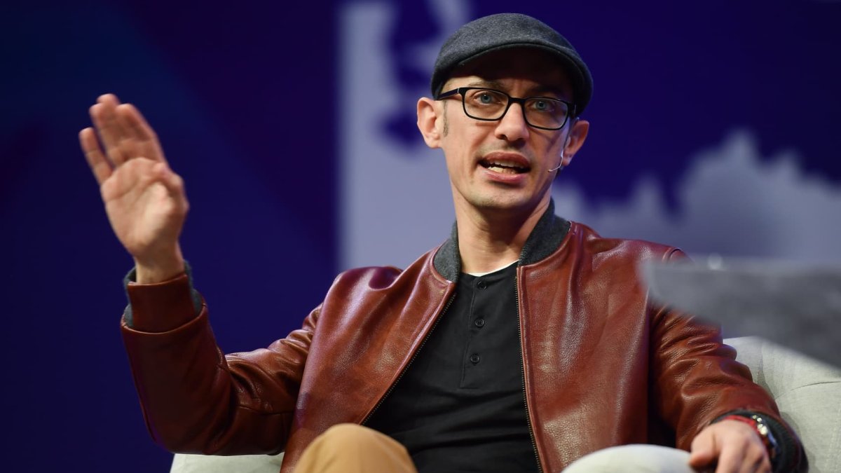 Shopify Cfo Shopify CEO says staffers need to prove jobs can’t be done by AI before ...
