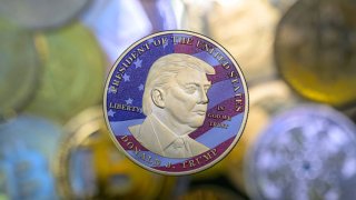 [CNBC] Trump dinner for meme coin buyers prompts senators to demand ethics probe