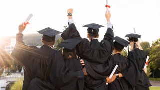 Apartment Advisor ranked the best cities for recent college graduates.