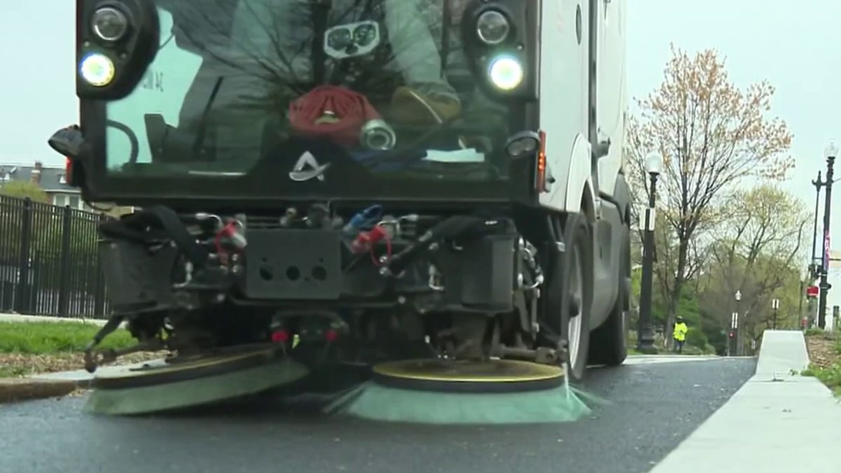 DC’s new bike lane street sweeper cleans up debris around city – NBC4 ...