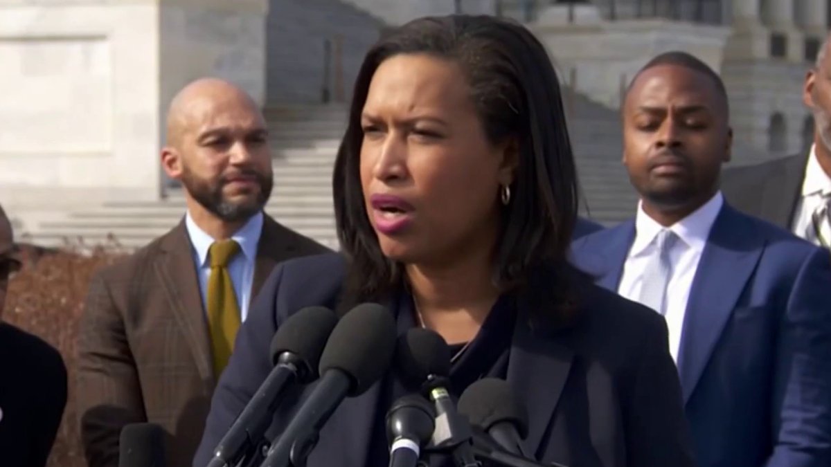 DC mayor orders government hiring, spending freezes – NBC4 Washington