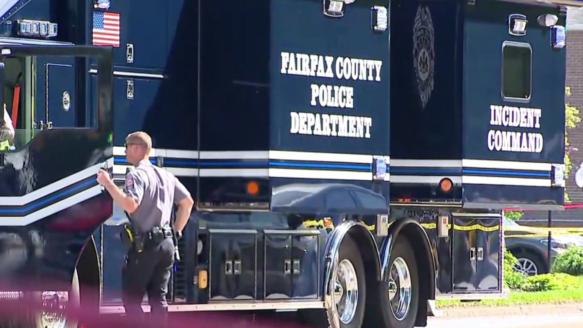 Two Fairfax County officers shot during traffic stop – NBC4 Washington