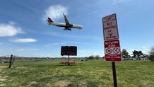 A new electronic board up at Gravelly Point warns against flying kites.