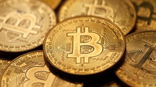 [CNBC] Standard Chartered analyst apologizes for $120,000 bitcoin price call, says target ‘may be too low’