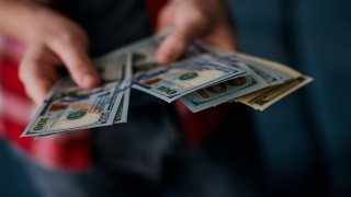 [CNBC] 4 ‘get rich’ habits self-made millionaires have that 93% of Americans don’t—’it’s not just luck,’ says money expert