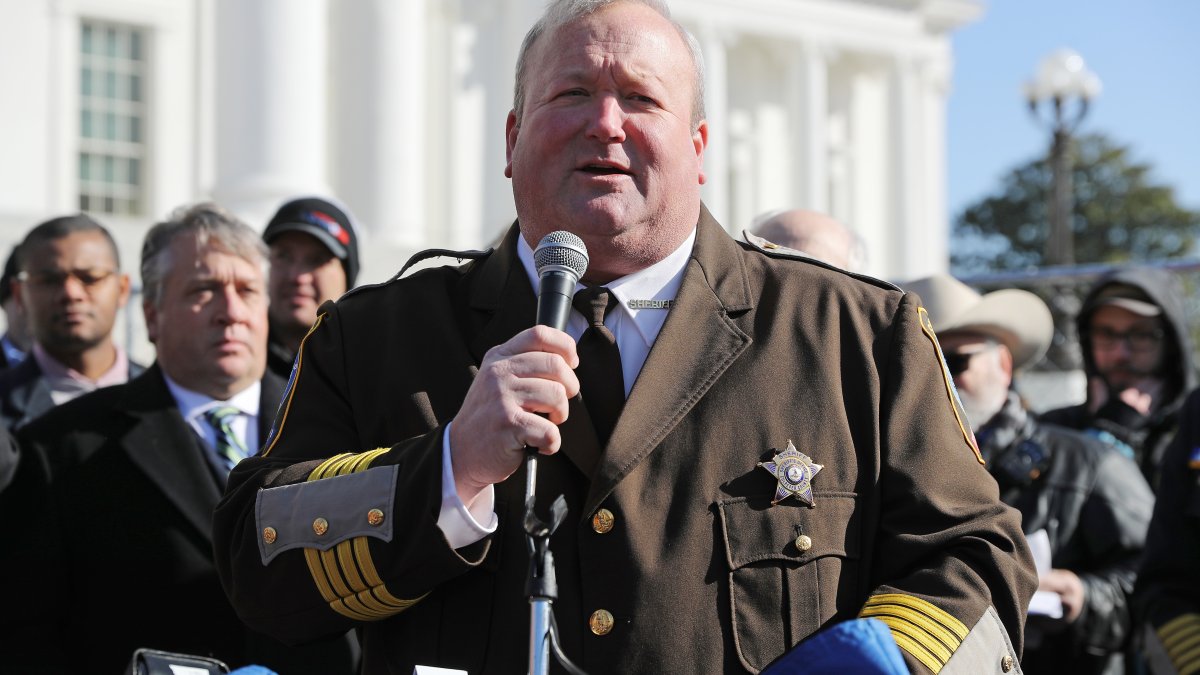 Trump Pardons Ex-Sheriff Jenkins in Bribery Case | NBC4 Washington
