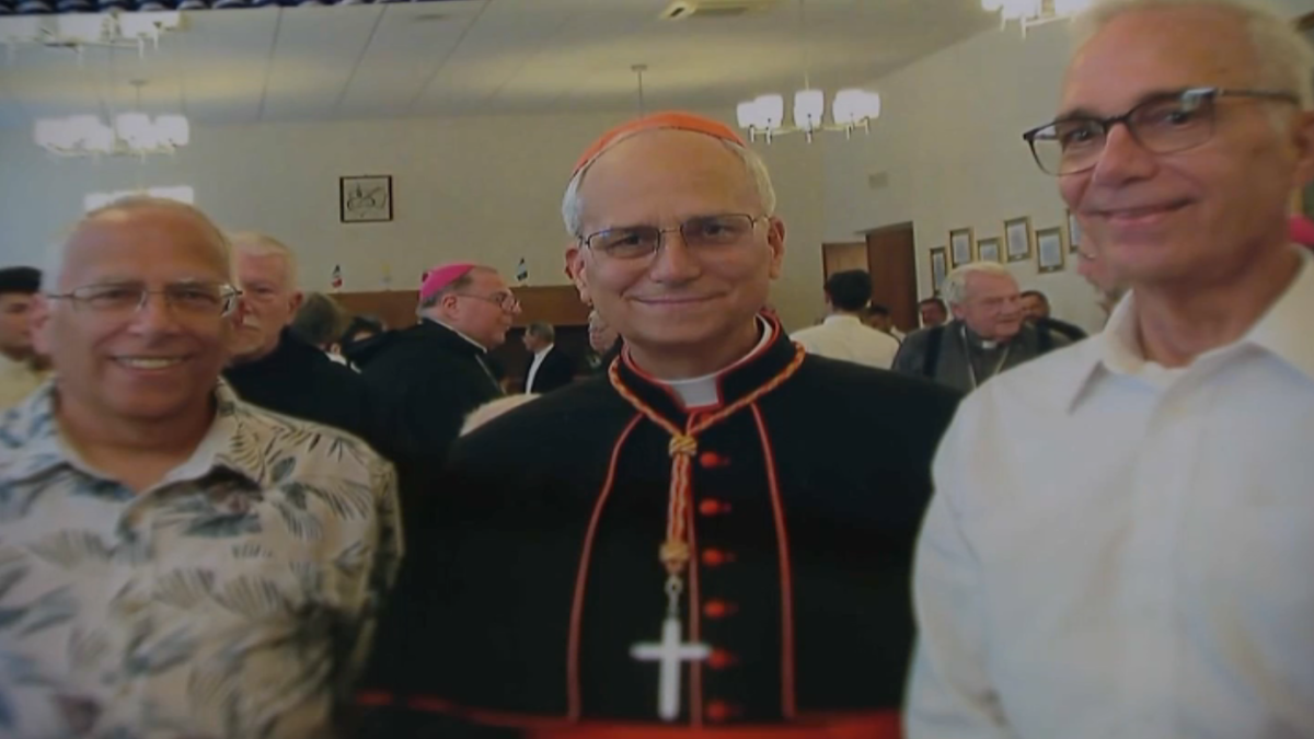 Police investigate bomb threat at Illinois home of Pope Leo's brother