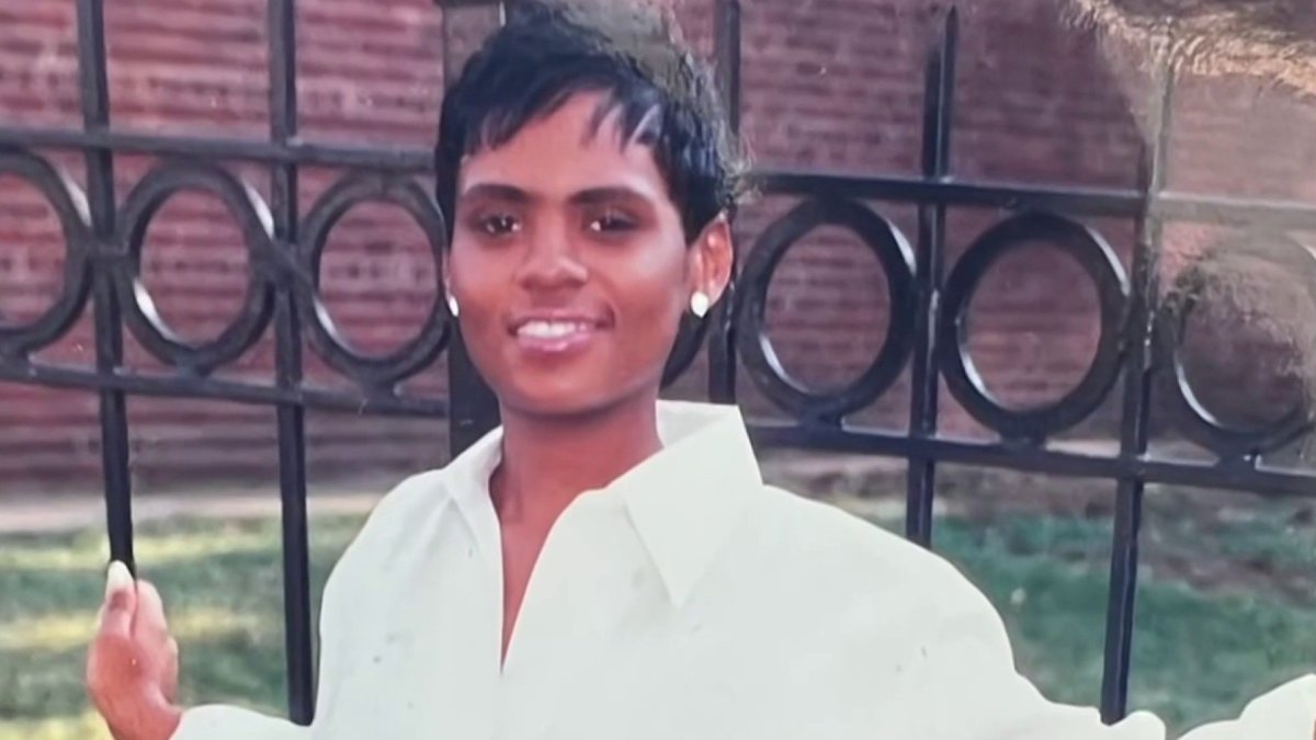 Investigators look for new leads in off-duty DC police officer’s 1995 murder