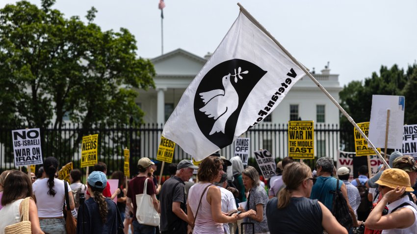 WASHINGTON, DISTICT OF COLUMBIA, UNITED STATES – 2025/06/22: Protesters gather outside the White House to condemn US airstrikes on Iranian nuclear facilities. Washington claims the strikes crippled Tehran’s nuclear program, prompting Iranian threats against US bases in the Middle East. These attacks have sparked international concern over the escalation of regional tensions following Israel’s bombing campaign against Iran in June. (Photo by Probal Rashid/LightRocket via Getty Images)