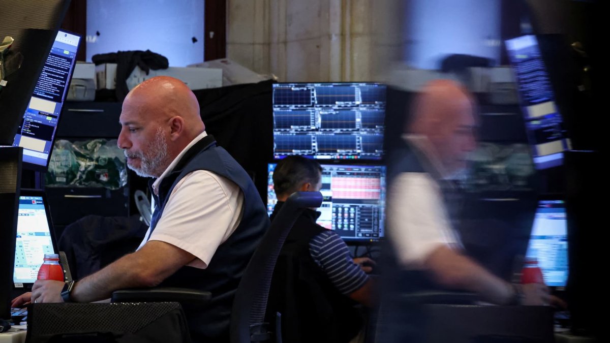 U.S. Treasury Yields Plummet Amid Weak Jobs Report