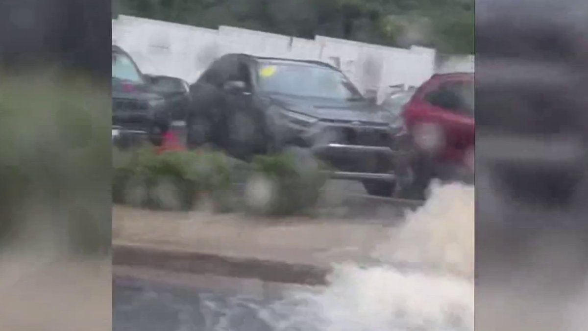 Commuters drive through flash floods across DC area from storms – NBC4 ...