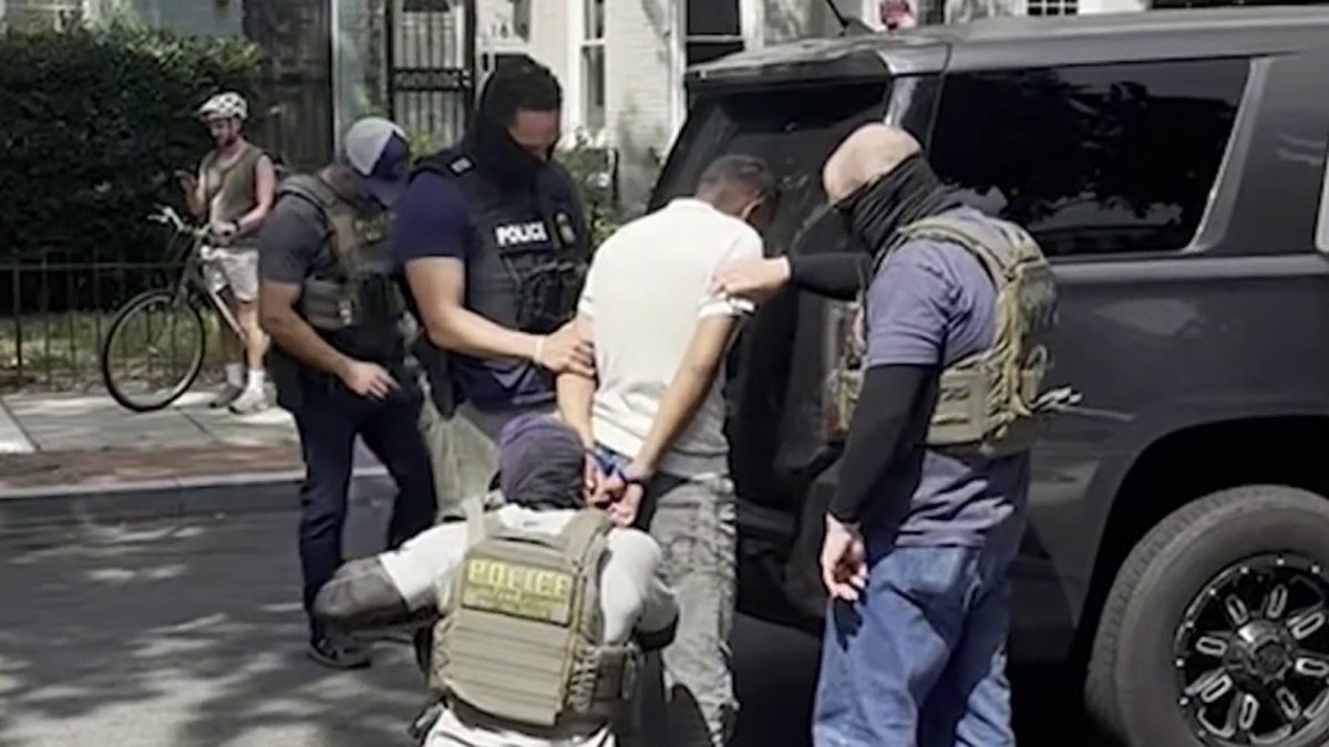 A D.C. man says he ordered Uber Eats over the weekend, but his delivery driver was detained by federal agents before he could make that delivery.