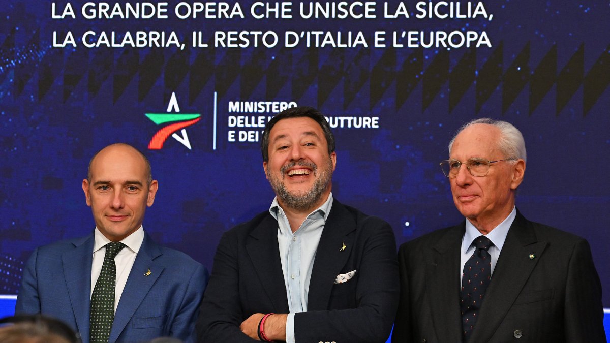 Italy OKs $15.5 billion project to build world's longest suspension bridge