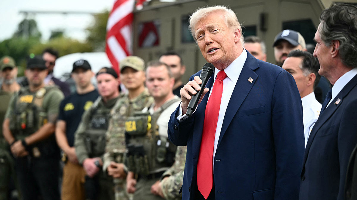 Live updates: Trump visits police and troops in D.C. amid law enforcement crackdown