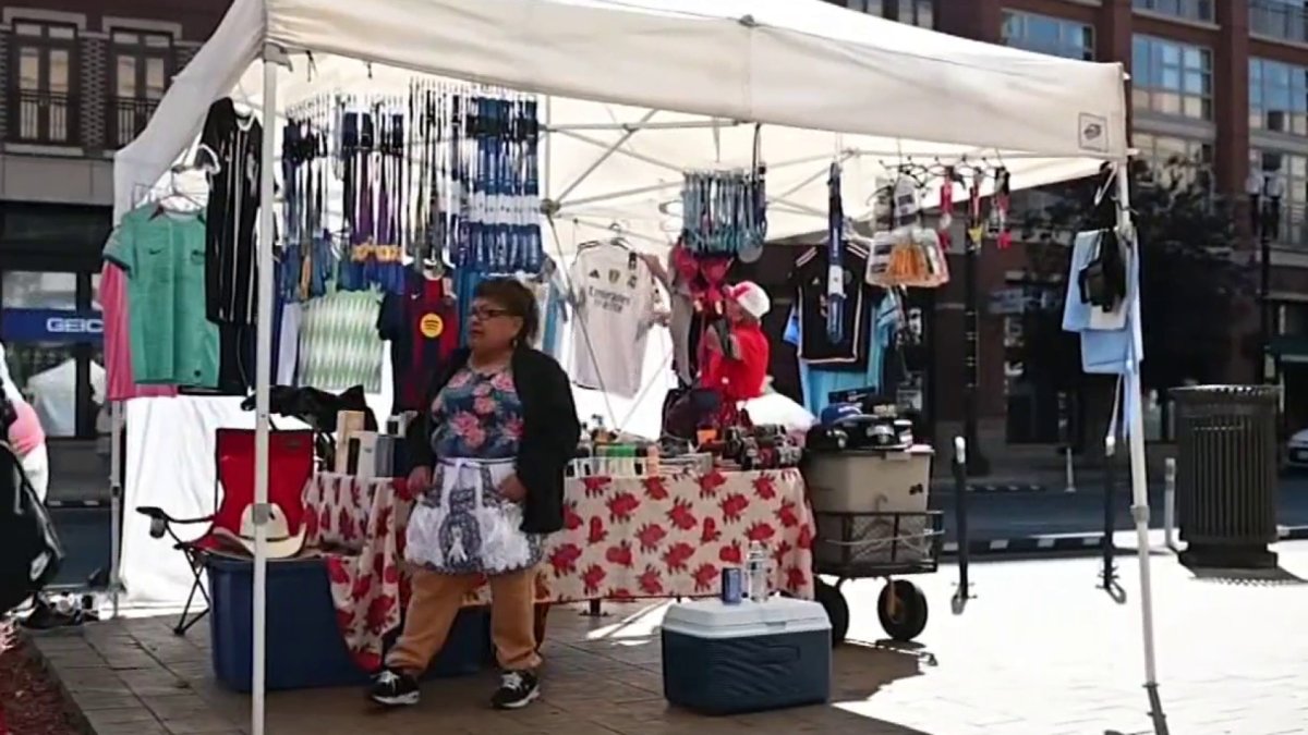 DC vendor says fear grows, business shrinks amid ICE enforcement, federal surge