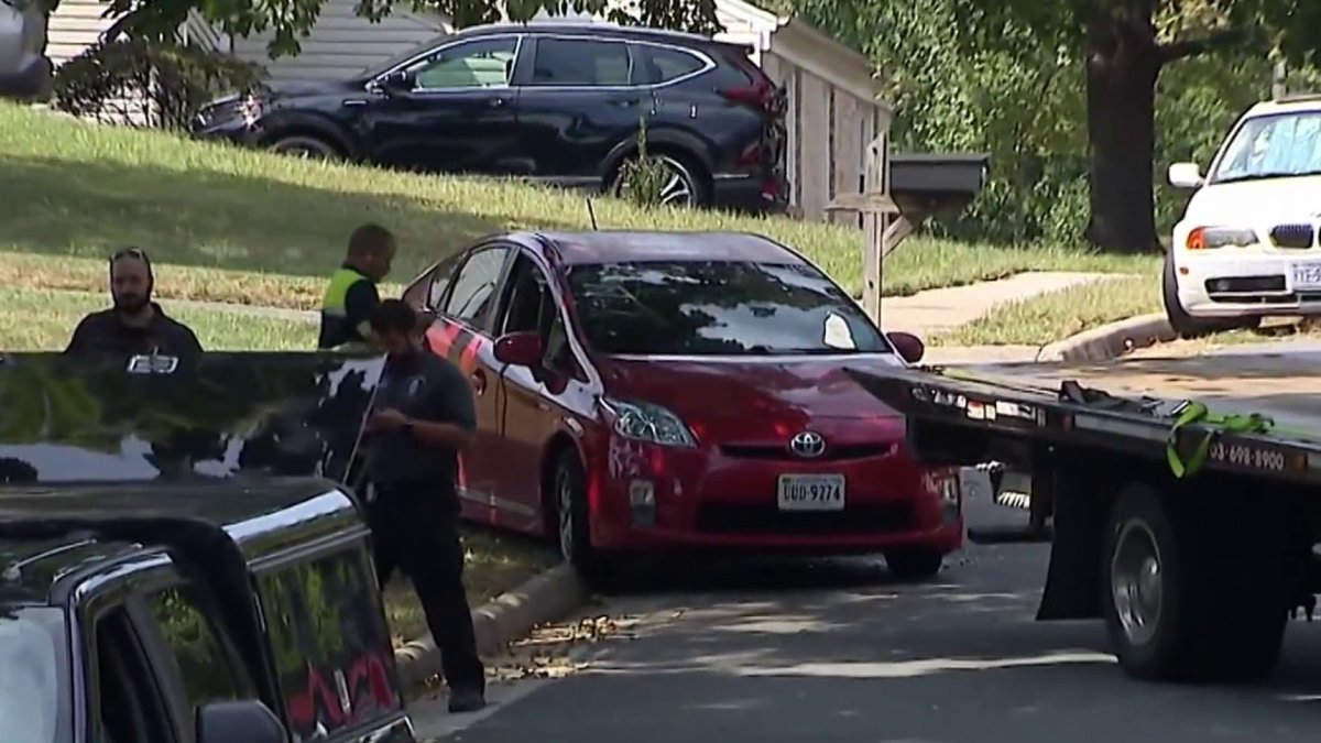 Car crash leads to shooting and manhunt in Fairfax County, police say ...