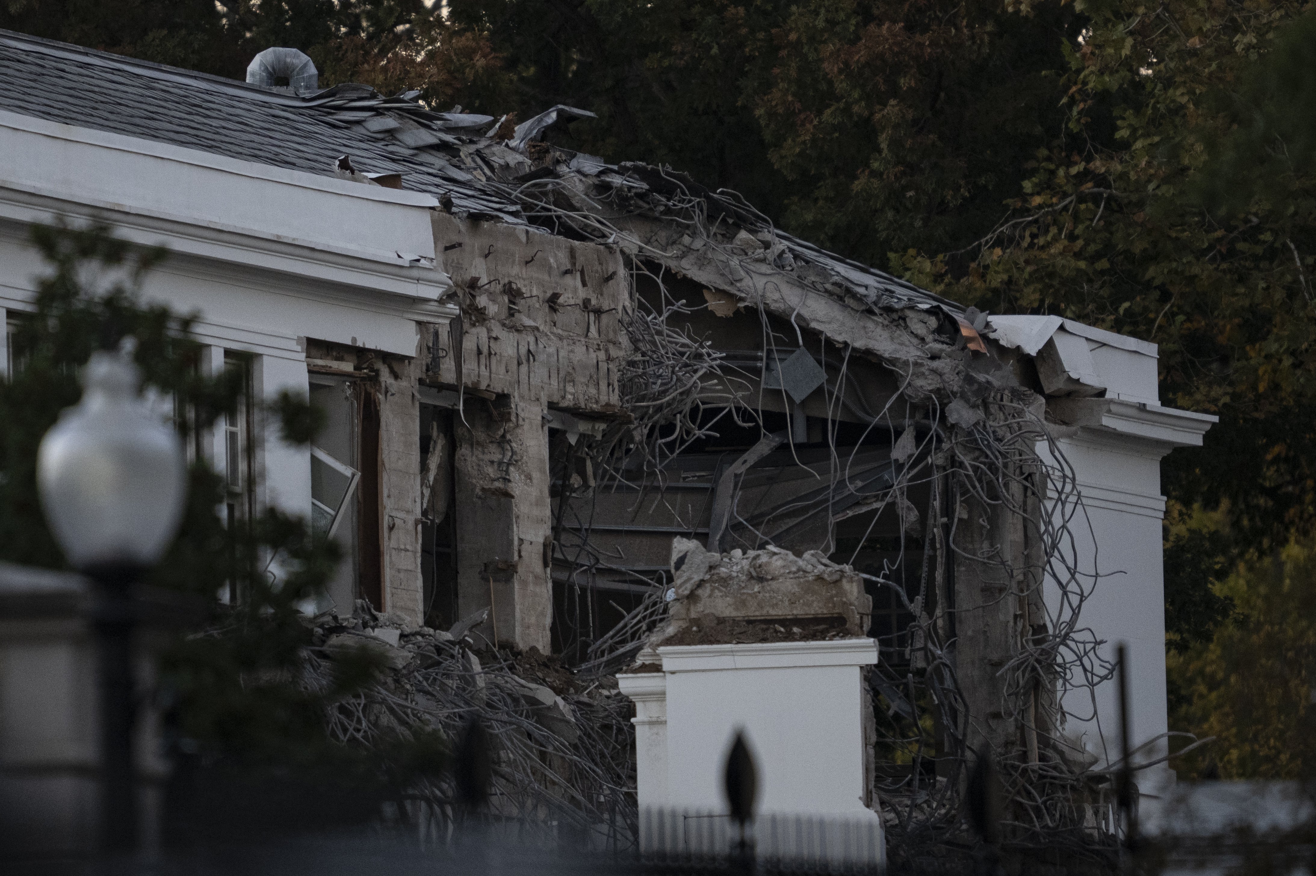 White House partially demolished to build Trump ballroom – NBC4 Washington