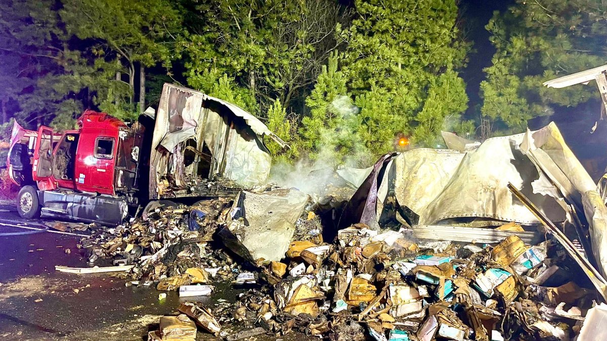 Crews extinguish tractor-trailer fire on I-95 in Calvert