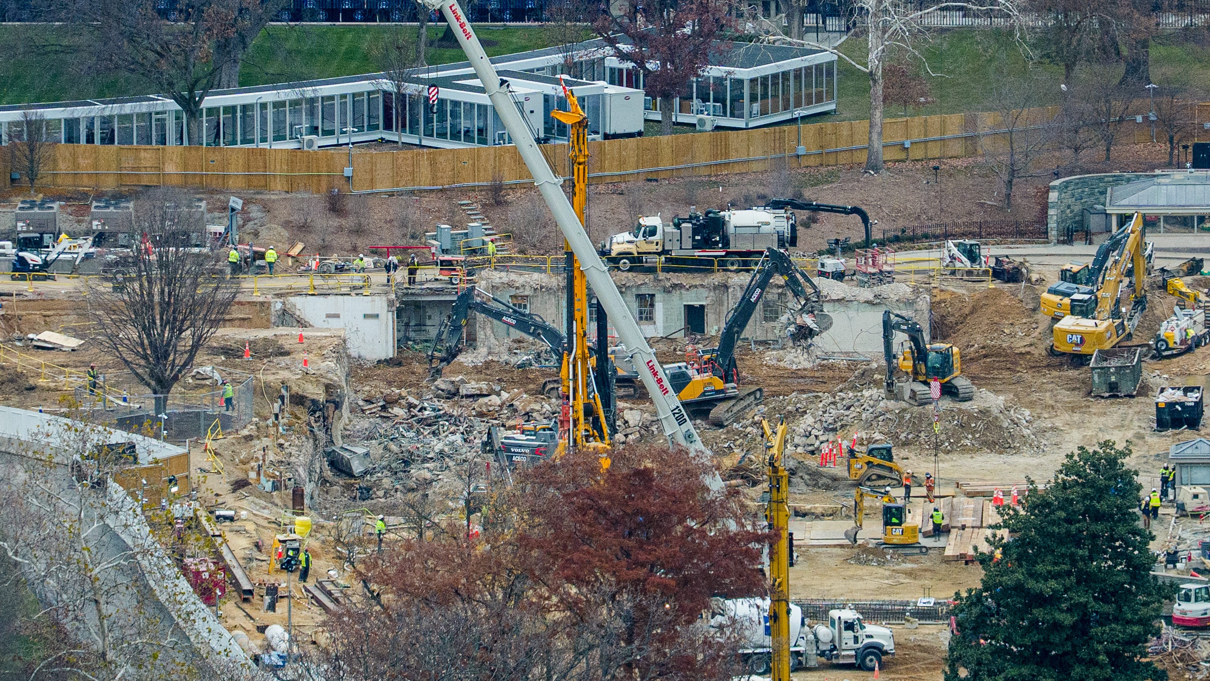 nbcwashington.com - Darlene Superville | The Associated Press - Trump admin says White House ballroom construction is a matter of national security
