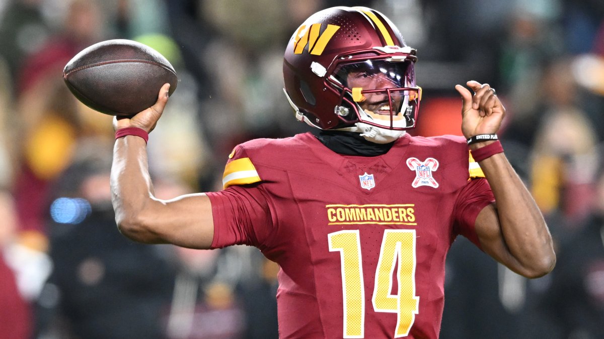 Commanders turn to 39-year-old Josh Johnson on Christmas with Daniels and Mariota hurt